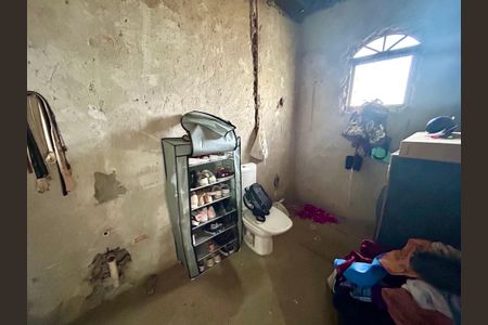 Casa à venda com 300m², 4 quartos e 2 vagas Casa à venda com 300m², 4 quartos e 2 vagasBanheiro 4