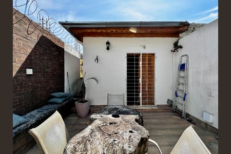 Casa à venda com 165m², 3 quartos e 2 vagasSacada Quarto 3