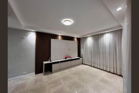 Casa à venda com 165m², 3 quartos e 2 vagasSala