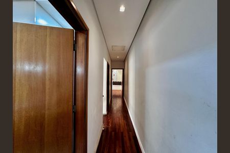Casa à venda com 165m², 3 quartos e 2 vagasCorredor Quartos 