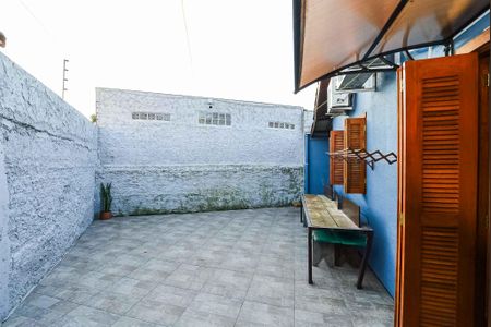 Casa à venda com 100m², 3 quartos e 1 vaga Casa à venda com 100m², 3 quartos e 1 vagaQuintal