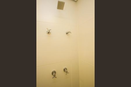 Banheiro de apartamento para alugar com 1 quarto, 42m² em Campo Belo, São Paulo