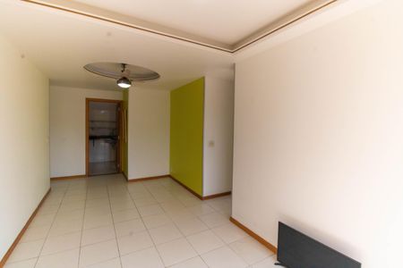 Sala de apartamento para alugar com 3 quartos, 80m² em Santa Rosa, Niterói