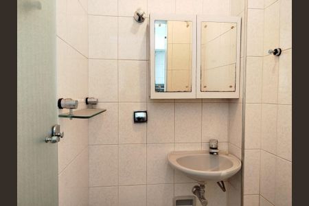 Apartamento à venda com 92m², 2 quartos e 1 vaga Apartamento à venda com 92m², 2 quartos e 1 vagaBanheiro de serviço