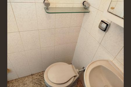 Apartamento à venda com 92m², 2 quartos e 1 vaga Apartamento à venda com 92m², 2 quartos e 1 vagaBanheiro de serviço