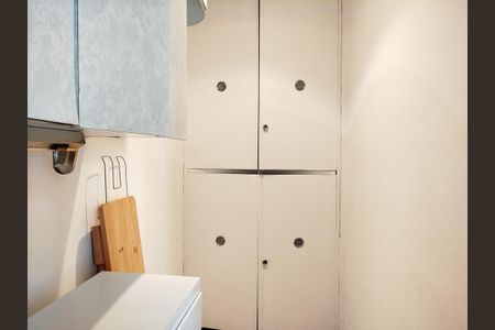 Apartamento à venda com 92m², 2 quartos e 1 vaga Apartamento à venda com 92m², 2 quartos e 1 vagaDependência de serviço