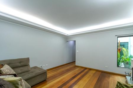 Casa à venda com 300m², 3 quartos e 4 vagas Casa à venda com 300m², 3 quartos e 4 vagasSala