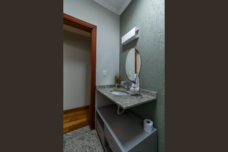 Casa à venda com 300m², 3 quartos e 4 vagas Casa à venda com 300m², 3 quartos e 4 vagasLavabo