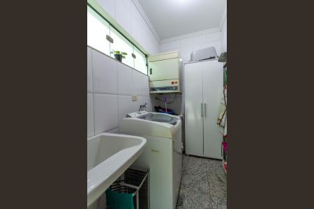 Casa à venda com 300m², 3 quartos e 4 vagas Casa à venda com 300m², 3 quartos e 4 vagasÁrea de Serviço