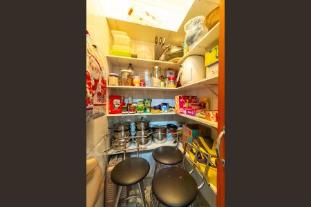 Casa à venda com 300m², 3 quartos e 4 vagas Casa à venda com 300m², 3 quartos e 4 vagasDespensa