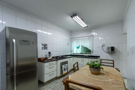 Casa à venda com 300m², 3 quartos e 4 vagas Casa à venda com 300m², 3 quartos e 4 vagasCozinha