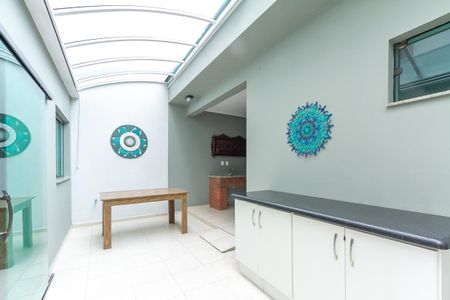 Casa à venda com 300m², 3 quartos e 4 vagas Casa à venda com 300m², 3 quartos e 4 vagasQuintal e Churrasqueira