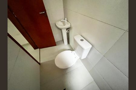 Studio à venda com 26m², 1 quarto e sem vaga Studio à venda com 26m², 1 quarto e sem vagaBanheiro Social