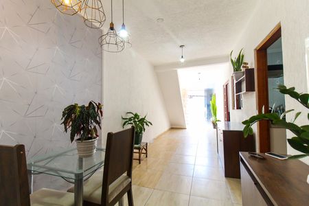 Casa à venda com 156m², 2 quartos e sem vaga Casa à venda com 156m², 2 quartos e sem vagaQuintal