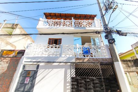 Casa à venda com 156m², 2 quartos e sem vaga Casa à venda com 156m², 2 quartos e sem vagaFachada + Placa