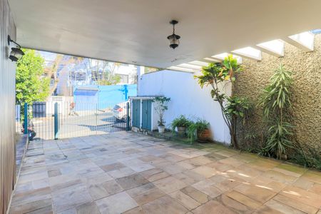 Casa à venda com 250m², 4 quartos e 4 vagasGaragem