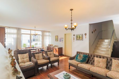 Casa à venda com 250m², 4 quartos e 4 vagasSala