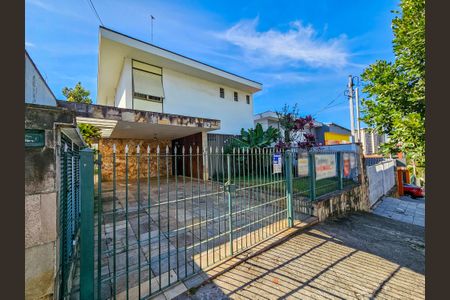 Casa à venda com 250m², 4 quartos e 4 vagasFachada