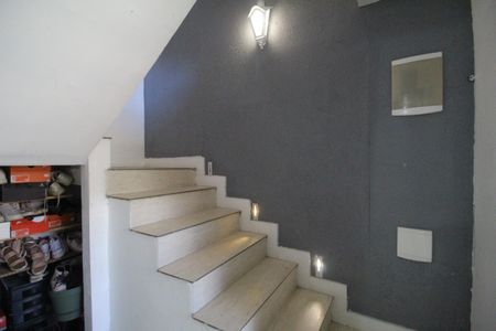 Apartamento para alugar com 78m², 2 quartos e 1 vagaEscada de entrada