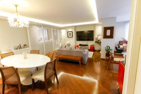 Apartamento para alugar com 116m², 3 quartos e 2 vagas Apartamento para alugar com 116m², 3 quartos e 2 vagasSala