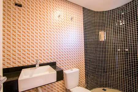 Apartamento à venda com 171m², 3 quartos e 3 vagasBanheiro do quarto 2