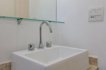 Apartamento à venda com 69m², 2 quartos e 2 vagasBanheiro da Suíte