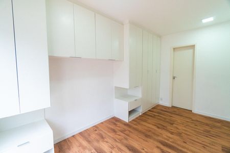 Apartamento à venda com 112m², 2 quartos e 2 vagas Apartamento à venda com 112m², 2 quartos e 2 vagasSuite