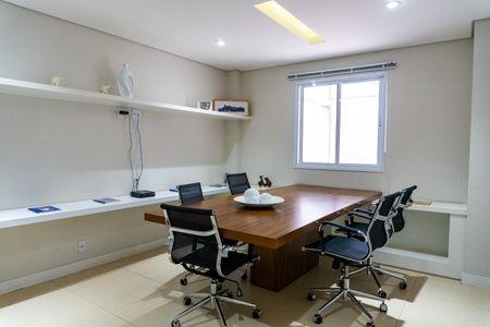 Apartamento à venda com 112m², 2 quartos e 2 vagas Apartamento à venda com 112m², 2 quartos e 2 vagasÁrea comum - Sala de Reunião