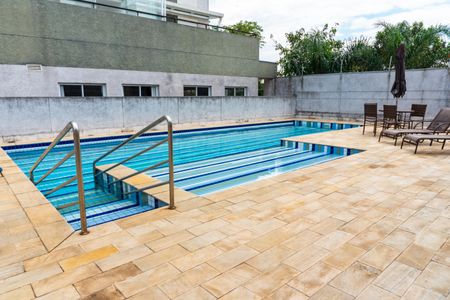 Apartamento à venda com 112m², 2 quartos e 2 vagas Apartamento à venda com 112m², 2 quartos e 2 vagasÁrea comum - Piscina