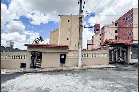 Apartamento à venda com 45m², 2 quartos e 1 vaga Apartamento à venda com 45m², 2 quartos e 1 vagaFachada