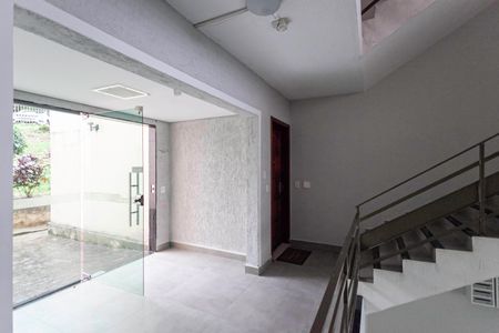 Apartamento à venda com 60m², 2 quartos e 1 vaga Apartamento à venda com 60m², 2 quartos e 1 vagaEntrada