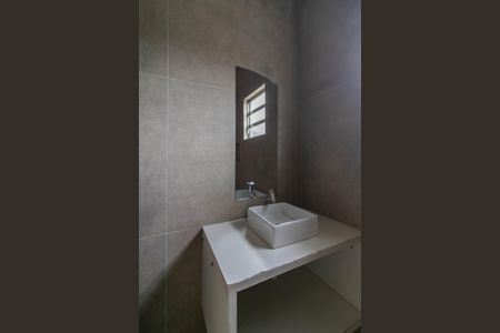 Casa para alugar com 182m², 4 quartos e 2 vagasBanheiro