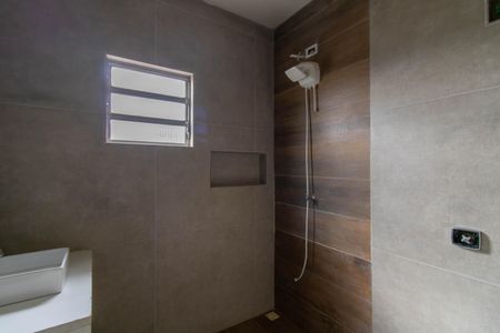 Casa para alugar com 182m², 4 quartos e 2 vagasBanheiro