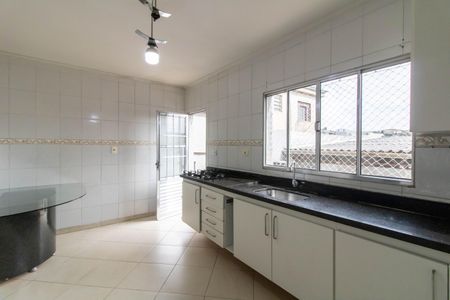 Casa para alugar com 182m², 4 quartos e 2 vagasCozinha