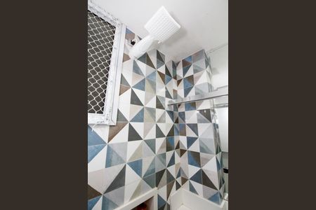Apartamento à venda com 71m², 2 quartos e 1 vaga Apartamento à venda com 71m², 2 quartos e 1 vagaBanheiro social