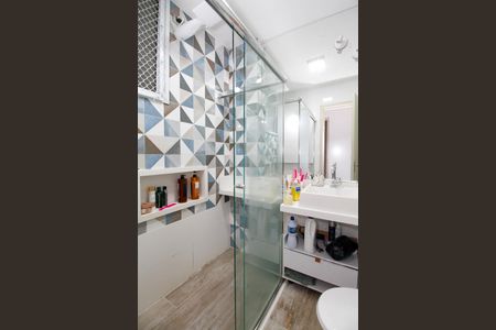 Apartamento à venda com 71m², 2 quartos e 1 vaga Apartamento à venda com 71m², 2 quartos e 1 vagaBanheiro social