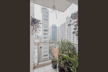 Apartamento para alugar com 71m², 2 quartos e 1 vagaVaranda