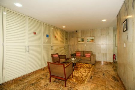 Apartamento à venda com 71m², 2 quartos e 1 vaga Apartamento à venda com 71m², 2 quartos e 1 vagaHall Social