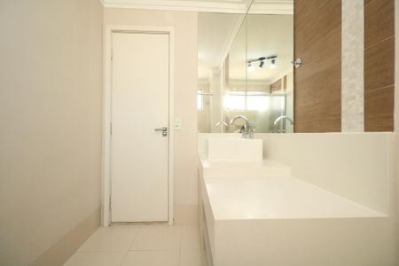 Apartamento para alugar com 150m², 3 quartos e 2 vagas Apartamento para alugar com 150m², 3 quartos e 2 vagasBanheiro da Suíte