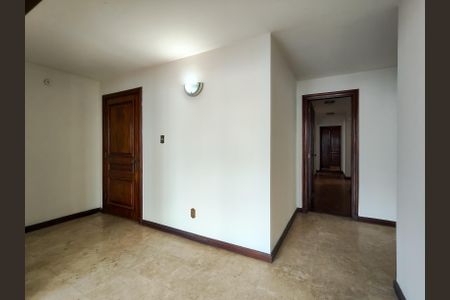 Apartamento à venda com 200m², 4 quartos e 1 vaga Apartamento à venda com 200m², 4 quartos e 1 vagaHall de entrada