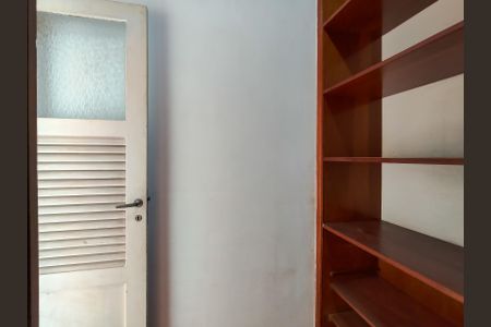 Apartamento à venda com 200m², 4 quartos e 1 vaga Apartamento à venda com 200m², 4 quartos e 1 vagaQuarto de Serviço