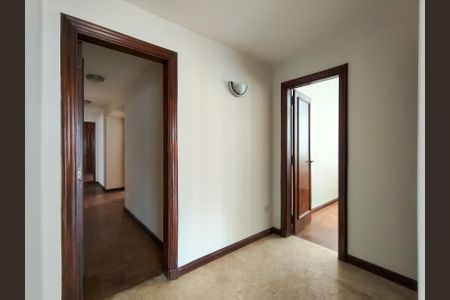 Apartamento à venda com 200m², 4 quartos e 1 vaga Apartamento à venda com 200m², 4 quartos e 1 vagaHall de entrada