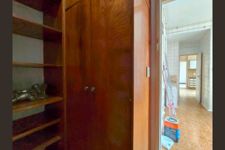 Apartamento à venda com 200m², 4 quartos e 1 vaga Apartamento à venda com 200m², 4 quartos e 1 vagaQuarto de Serviço