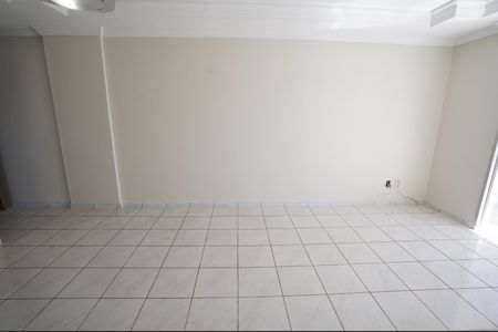 Apartamento para alugar com 77m², 3 quartos e 1 vaga