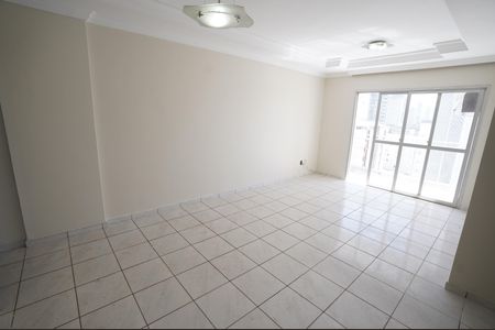 Apartamento para alugar com 3 quartos, 77m² em Setor Bela Vista, Goiânia