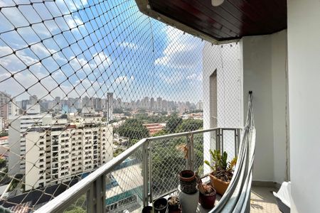 Apartamento para alugar com 152m², 1 quarto e 2 vagasVaranda