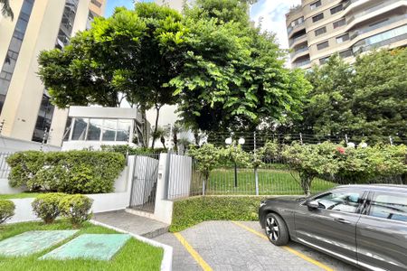 Apartamento para alugar com 152m², 1 quarto e 2 vagasFachada