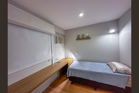 Quarto de apartamento para alugar com 2 quartos, 95m² em Botafogo, Rio de Janeiro