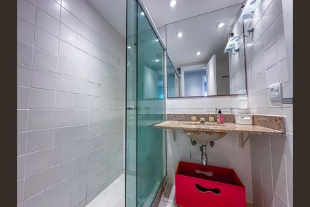 Apartamento para alugar com 95m², 2 quartos e 1 vaga Apartamento para alugar com 95m², 2 quartos e 1 vagaBanheiro social
