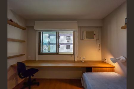 Apartamento para alugar com 95m², 2 quartos e 1 vaga Apartamento para alugar com 95m², 2 quartos e 1 vagaQuarto